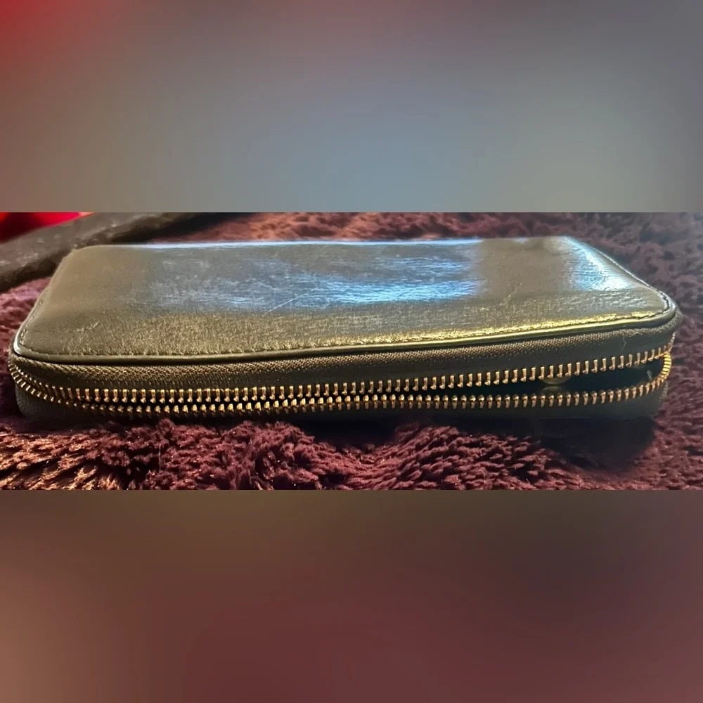 Tory Burch Black Leather Zip Wallet. Project Piece - Picture 5 of 13
